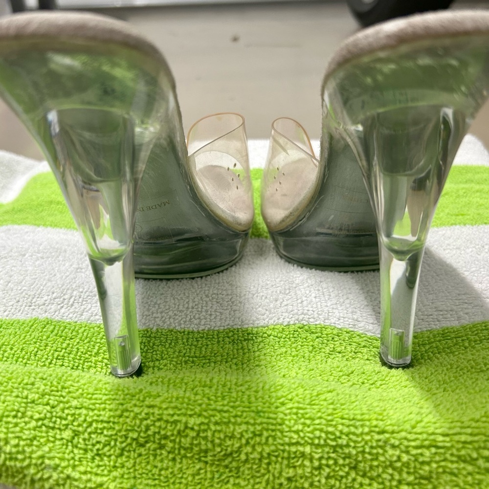 Ellie stage heels